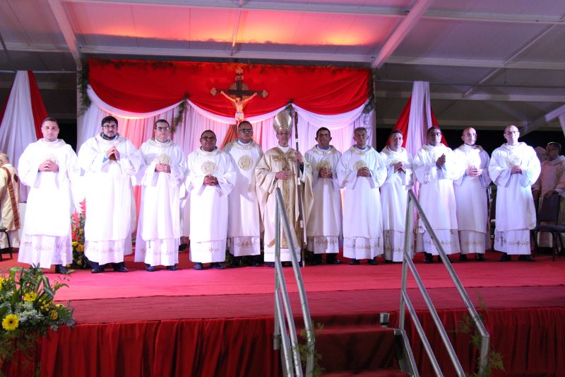 Dom Egidio ordena 11 diáconos permanentes para o serviço da Igreja no Pajeú